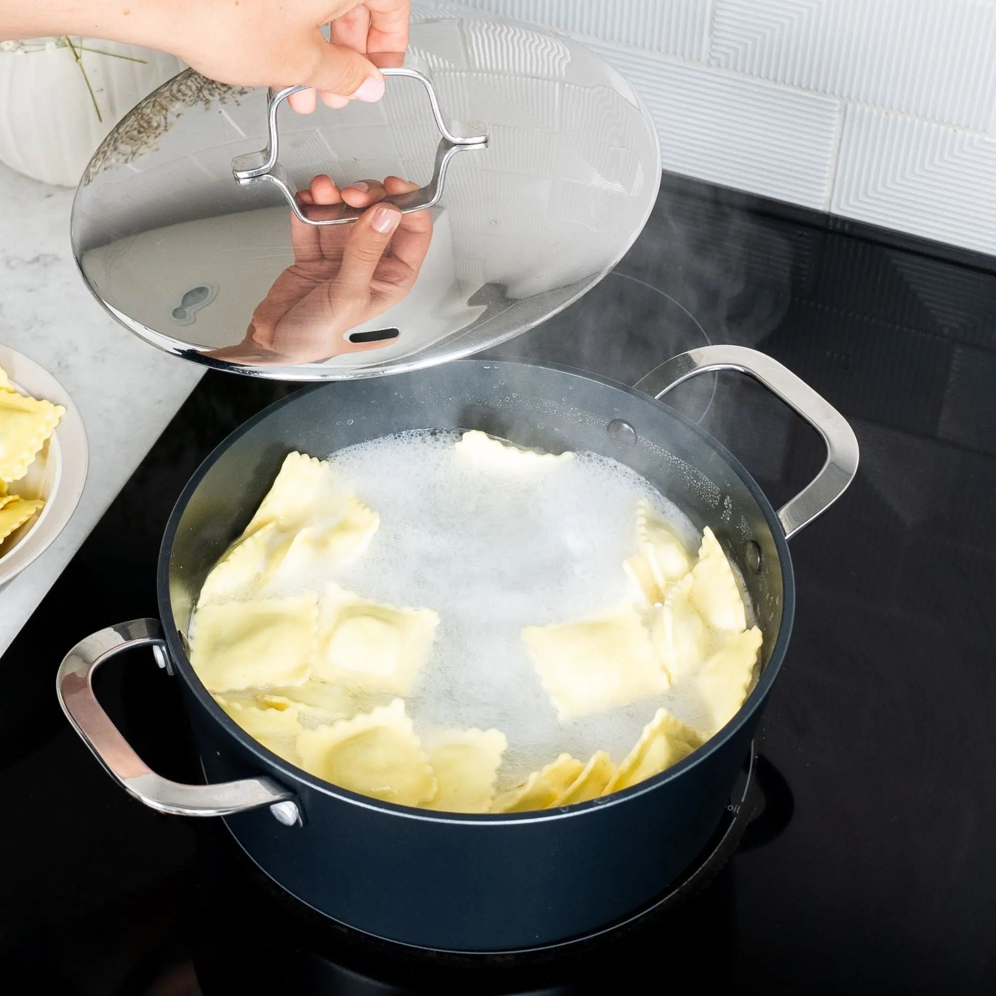 Stock Pot with Lid — 4.5-QT.