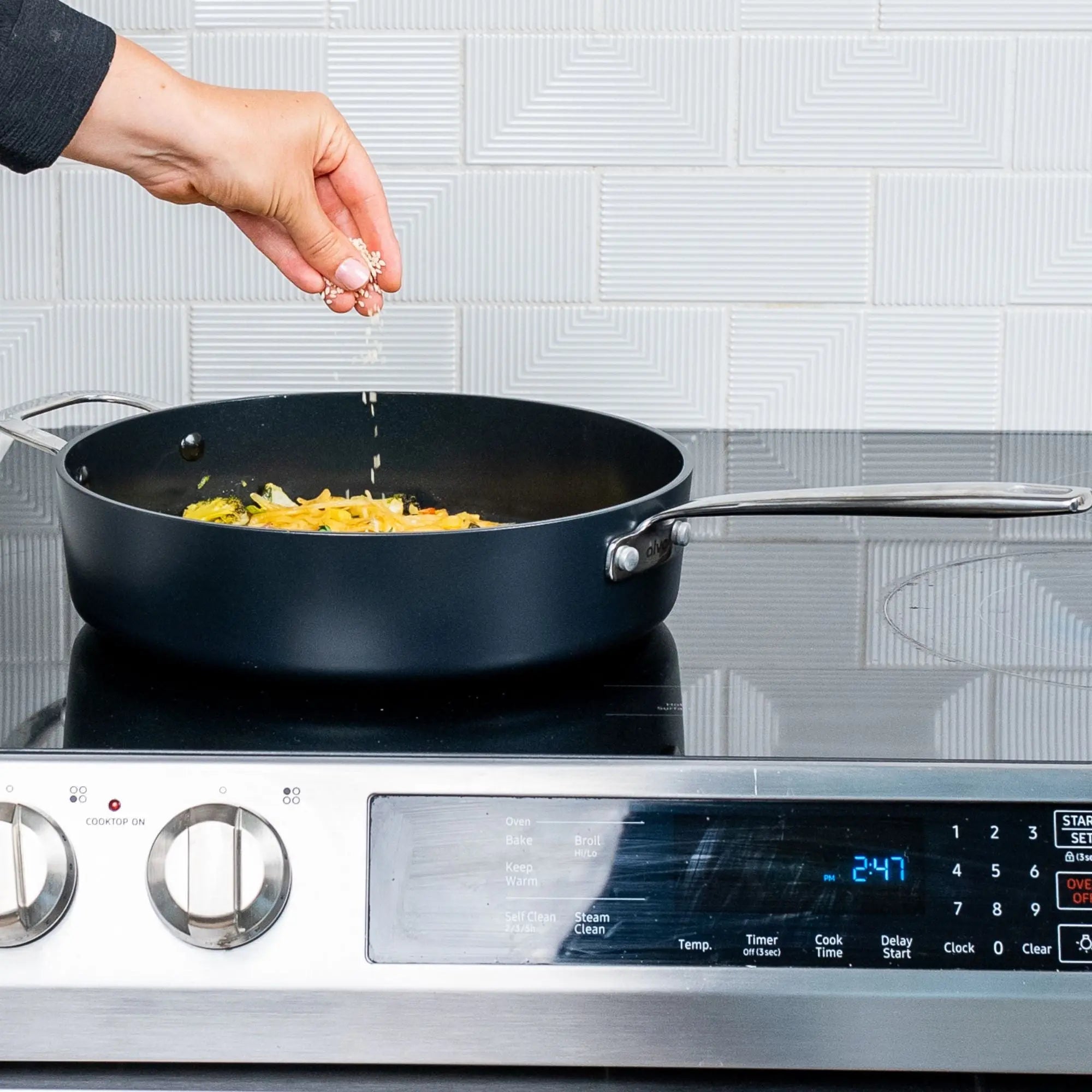 Sauté Pan with Lid — 4-QT.