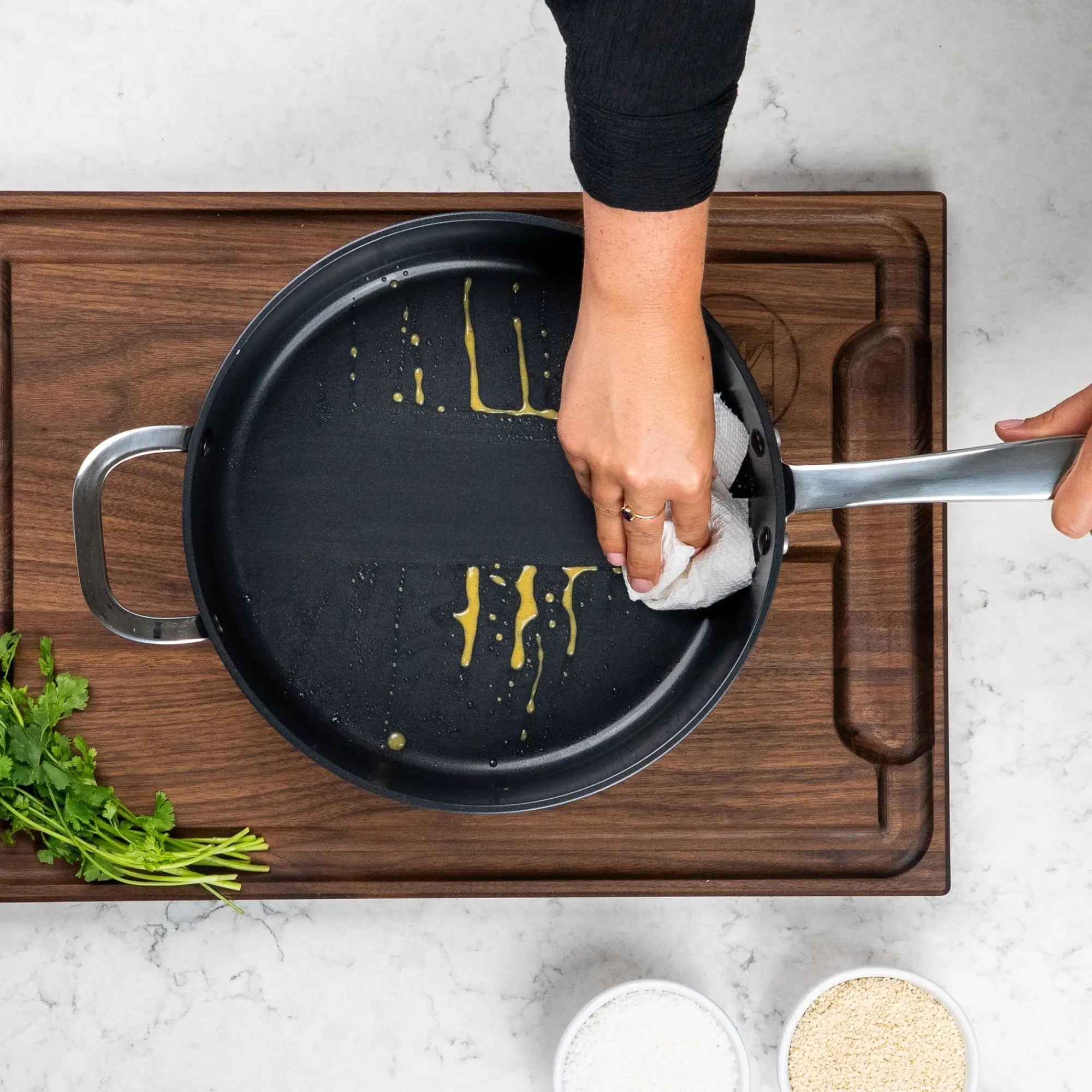 Sauté Pan with Lid — 4-QT.