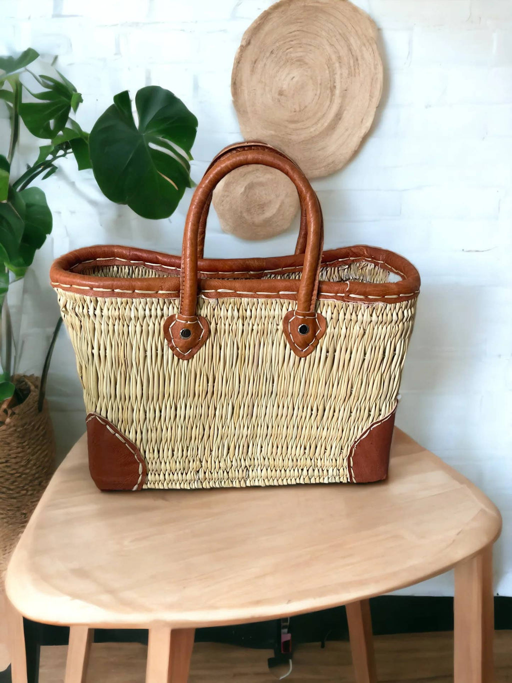 REED BASKET WITH LEATHER Handles