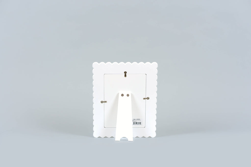 5x7 Scalloped White Wood Frame