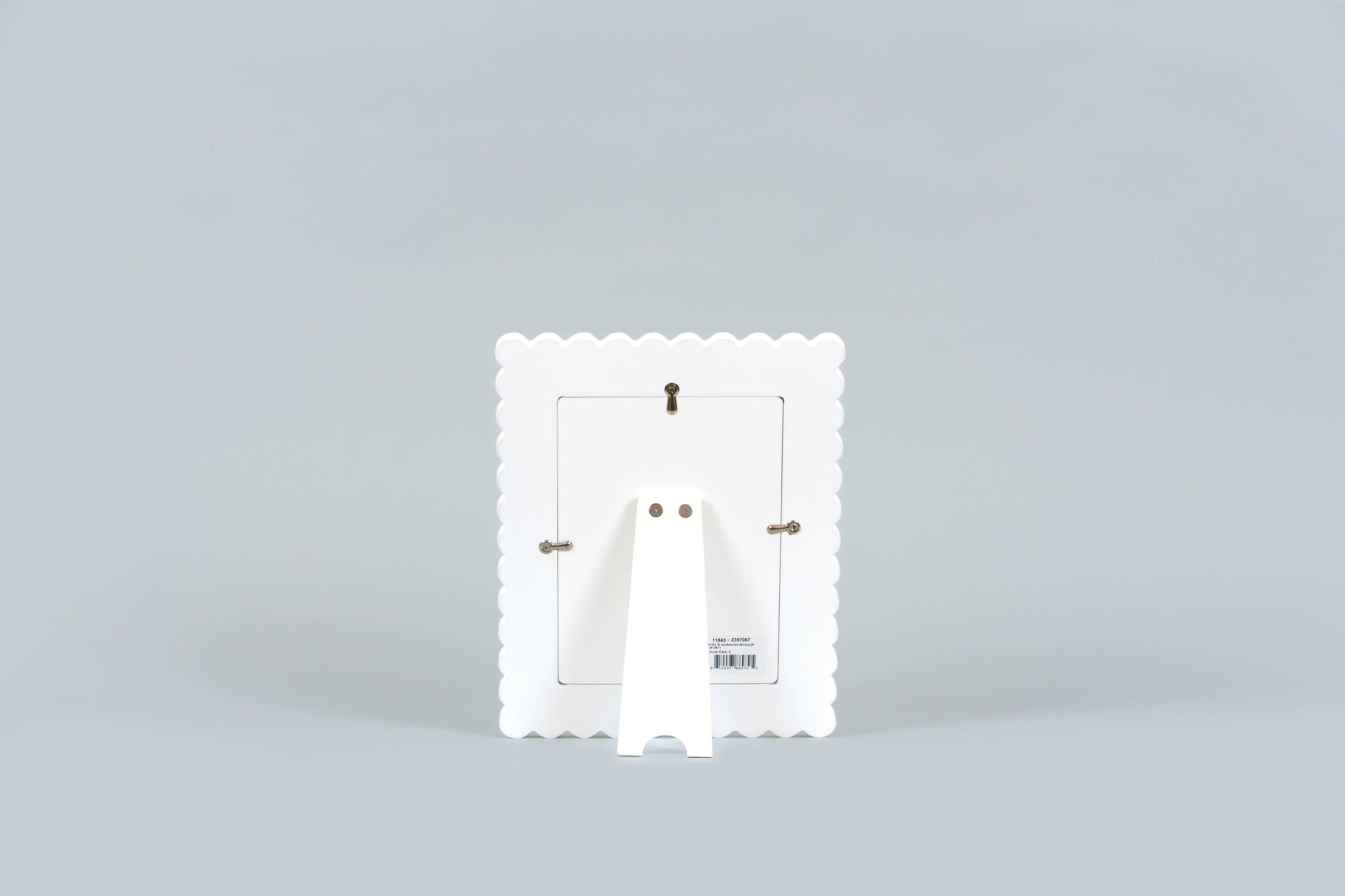 5x7 Scalloped White Wood Frame