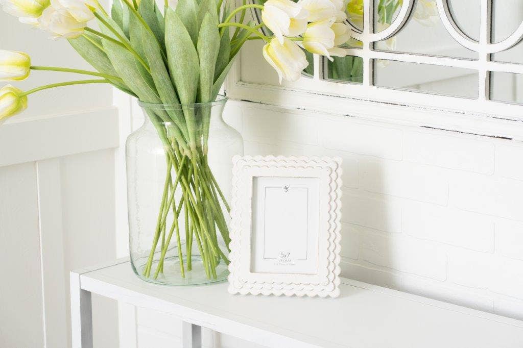 5x7 Scalloped White Wood Frame