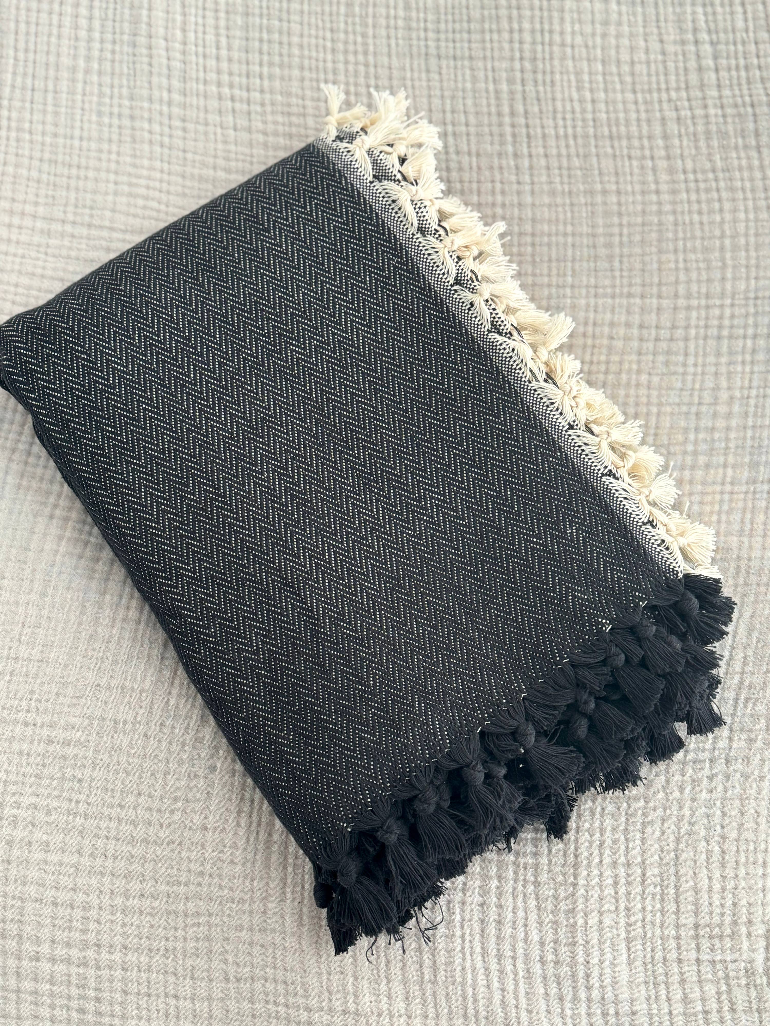 Minimalist 100% Cotton Throw Blankets & Bedspreads