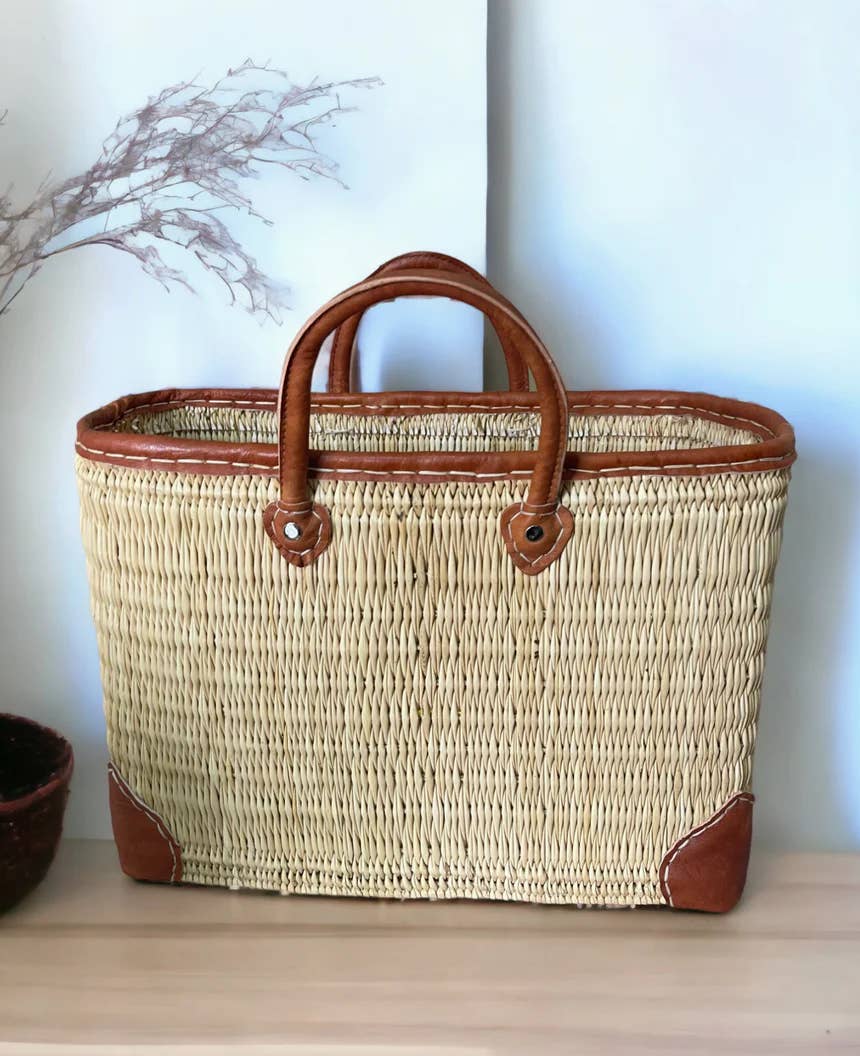 REED BASKET WITH LEATHER Handles