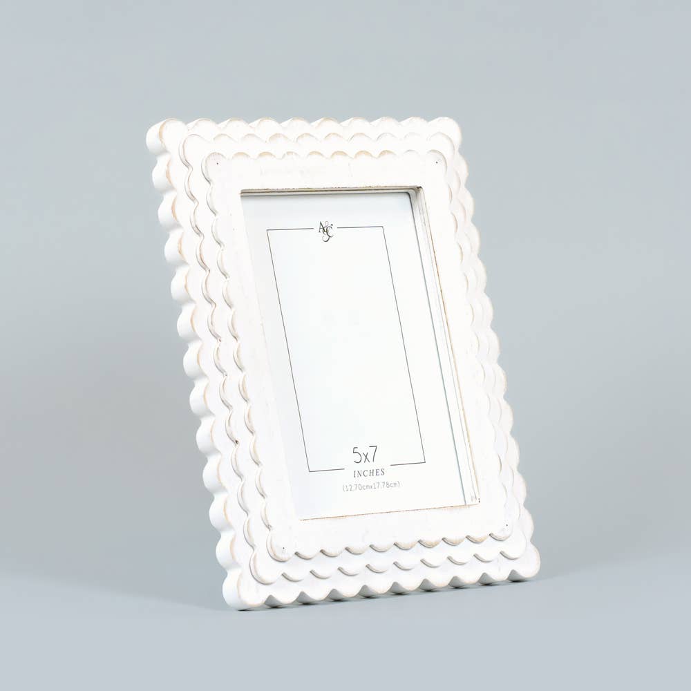 5x7 Scalloped White Wood Frame