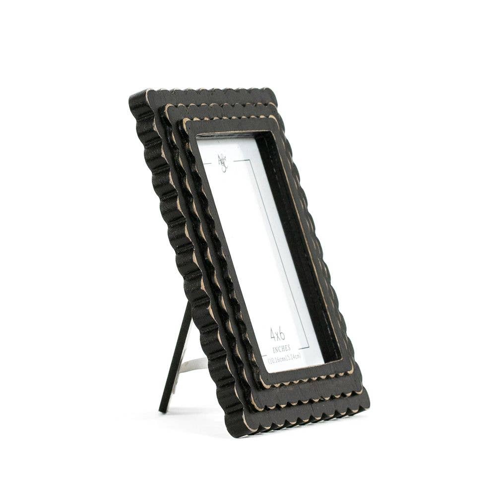 6x8 Scalloped Black Wood Frame