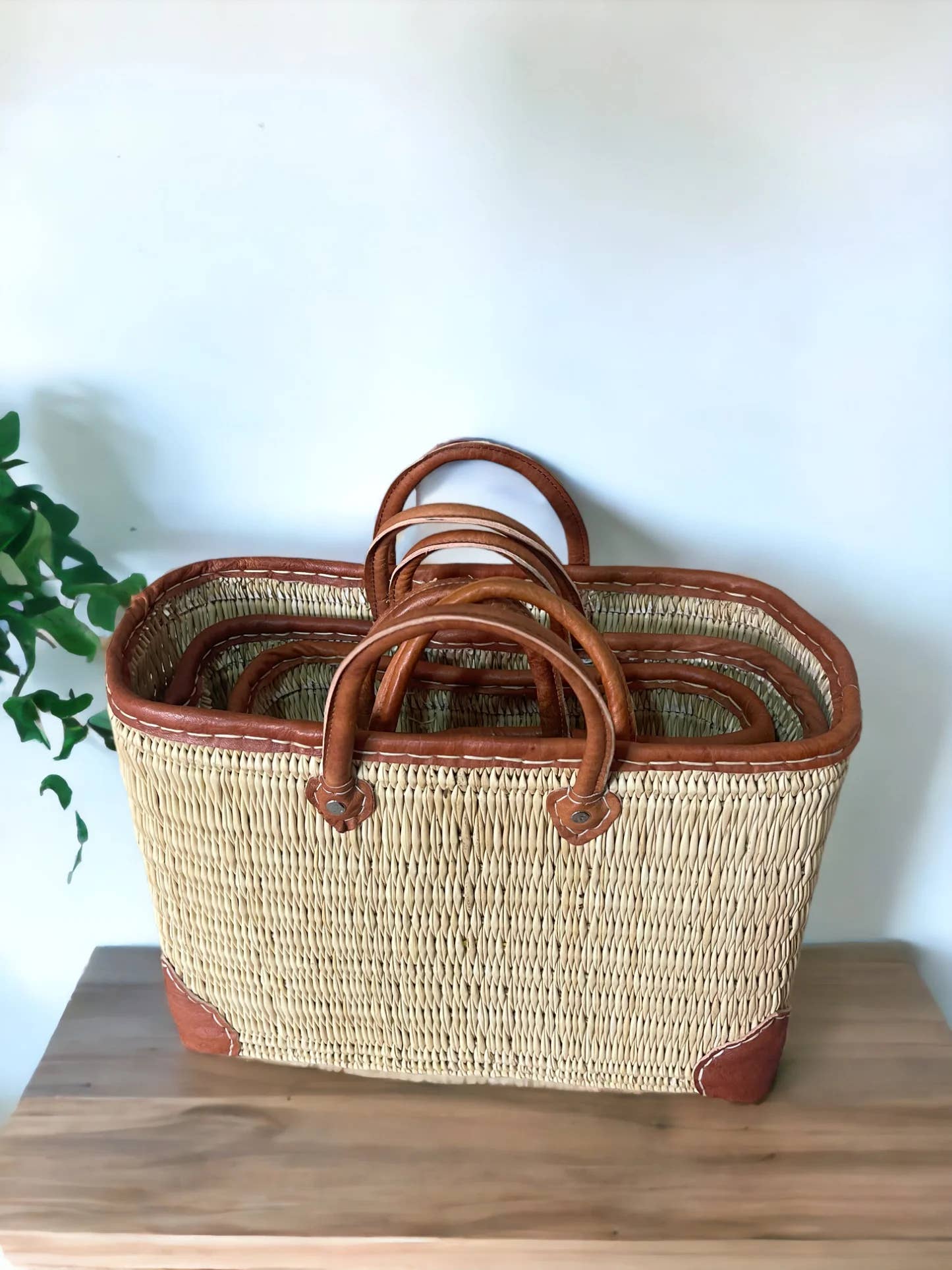 REED BASKET WITH LEATHER Handles